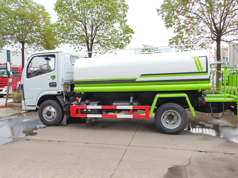 5噸灑水車(chē) 5噸灑水車(chē)