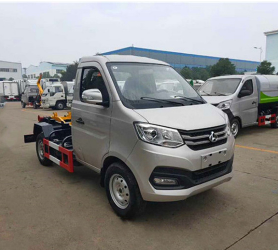 國(guó)六長(zhǎng)安鉤臂垃圾車 國(guó)六長(zhǎng)安鉤臂垃圾車