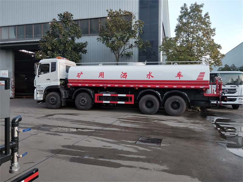東風(fēng)天龍25噸灑水車(chē) 東風(fēng)天龍25噸灑水車(chē)