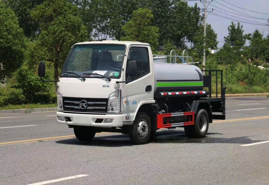 凱馬藍(lán)牌2噸灑水車(chē)圖片