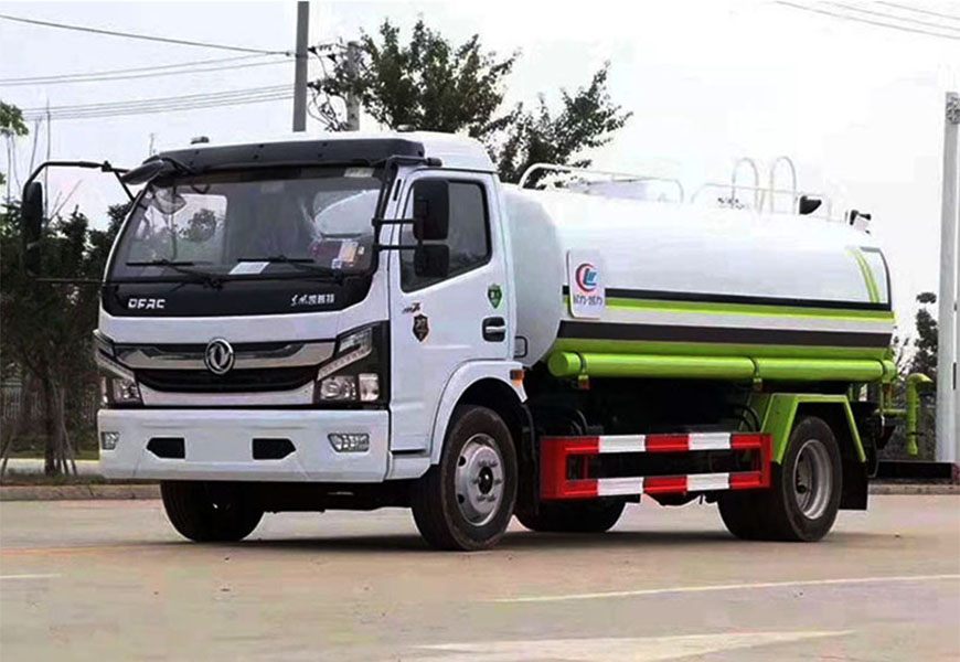 東風(fēng)凱普特灑水車(chē)圖片