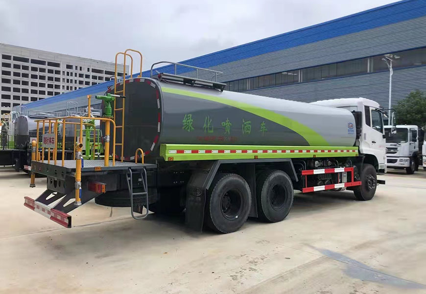 東風(fēng)天錦后雙橋灑水車